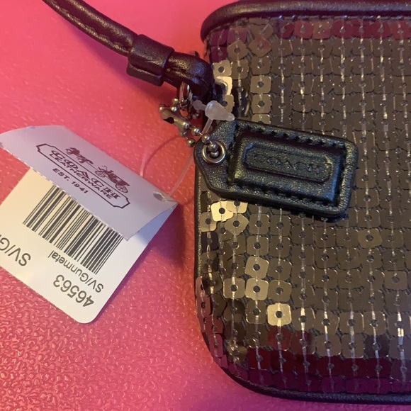 Coach wristlet Sequin in gunmetal gray - Picture 3 of 3